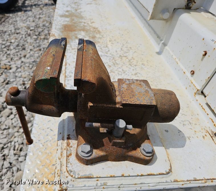 image for item DO4369 2015 Ford F550 Super Duty  utility / service truck