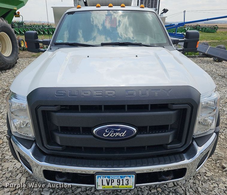 image for item DO4369 2015 Ford F550 Super Duty  utility / service truck