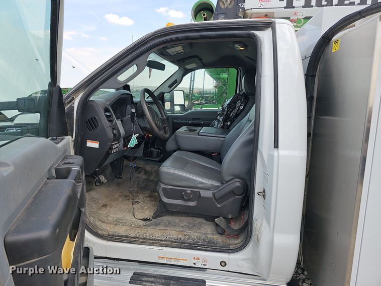 image for item DO4369 2015 Ford F550 Super Duty  utility / service truck