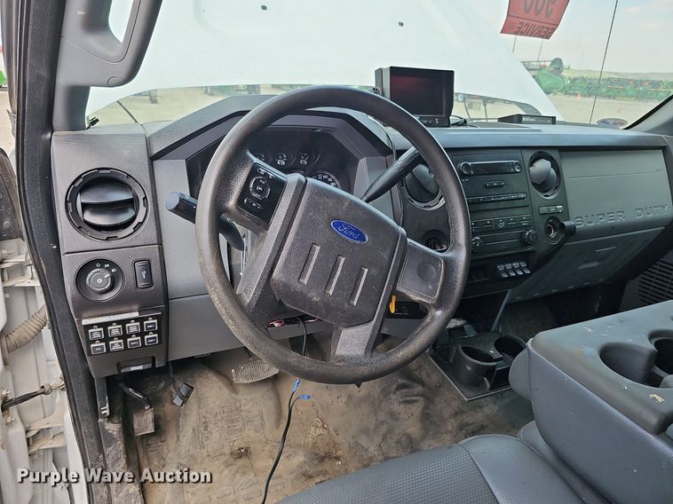 image for item DO4369 2015 Ford F550 Super Duty  utility / service truck