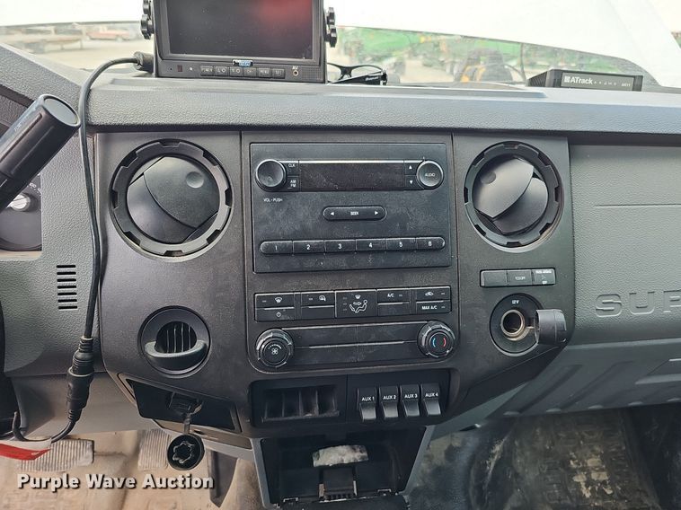 image for item DO4369 2015 Ford F550 Super Duty  utility / service truck