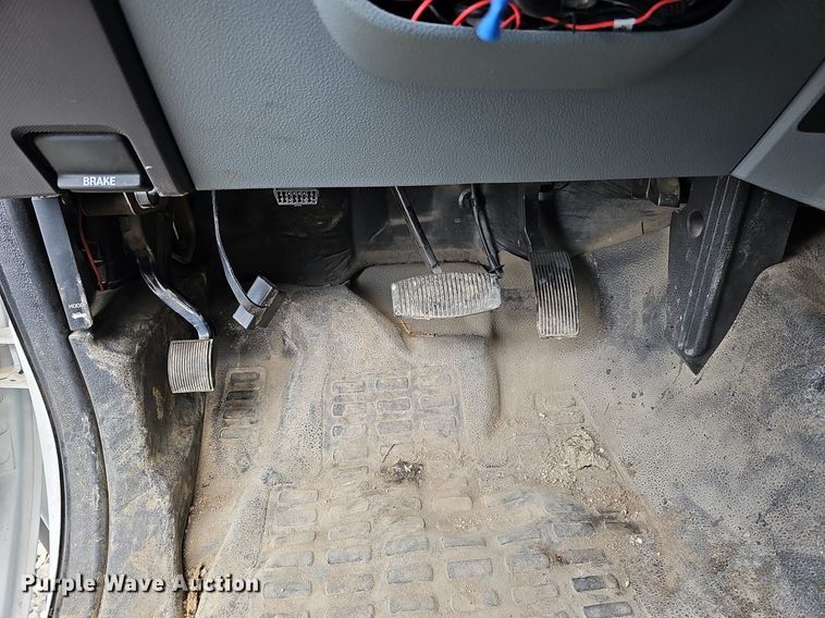 image for item DO4369 2015 Ford F550 Super Duty  utility / service truck