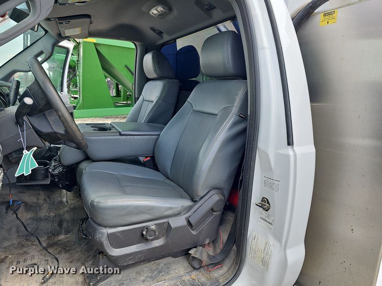 image for item DO4369 2015 Ford F550 Super Duty  utility / service truck