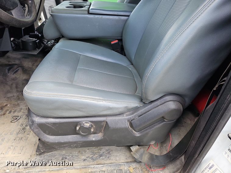 image for item DO4369 2015 Ford F550 Super Duty  utility / service truck