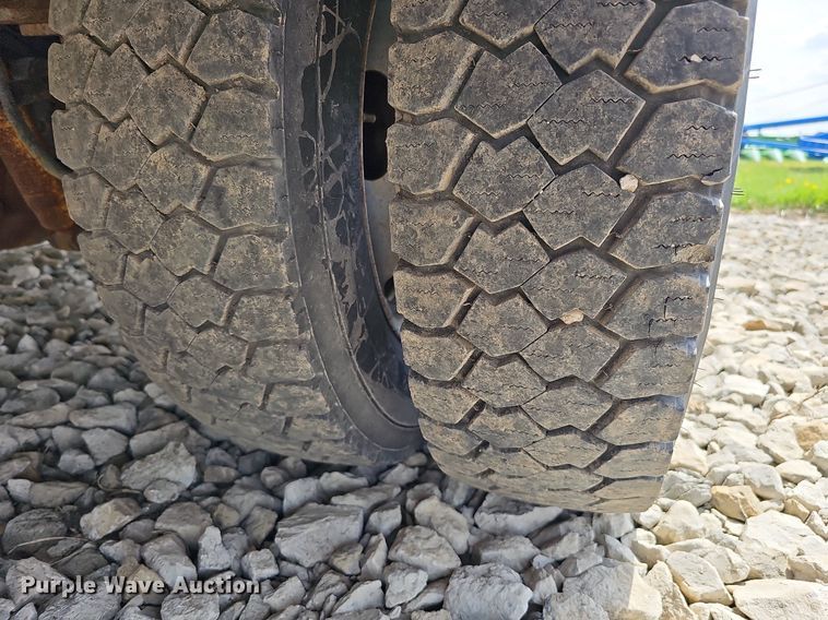 image for item DO4369 2015 Ford F550 Super Duty  utility / service truck