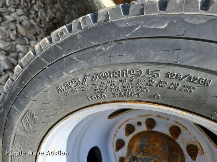 image for item DO4369 2015 Ford F550 Super Duty  utility / service truck