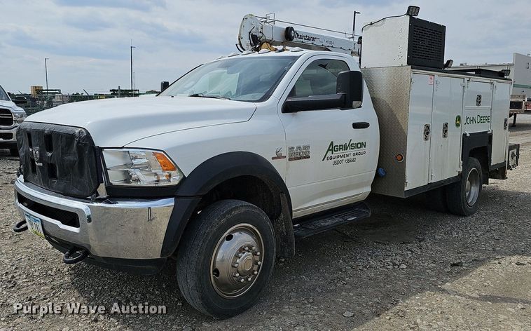 image for item DO4370 2018 Dodge Ram 5500HD  utility / service truck