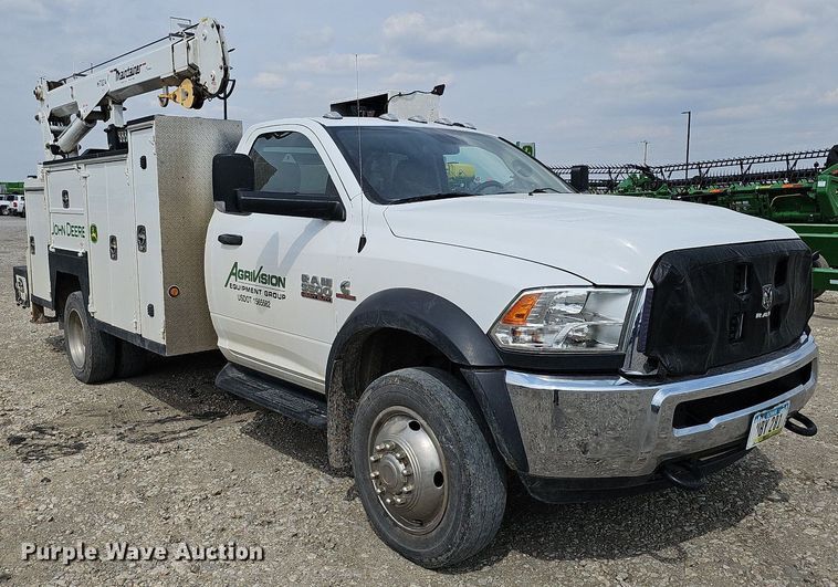 image for item DO4370 2018 Dodge Ram 5500HD  utility / service truck