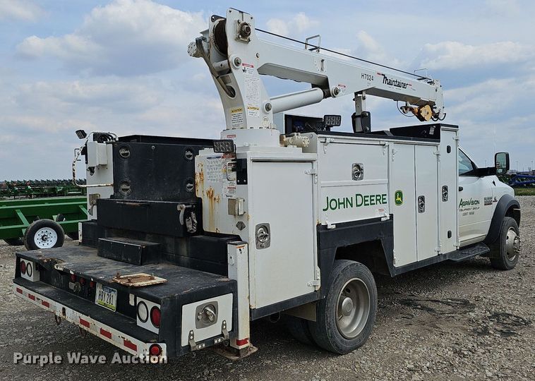 image for item DO4370 2018 Dodge Ram 5500HD  utility / service truck