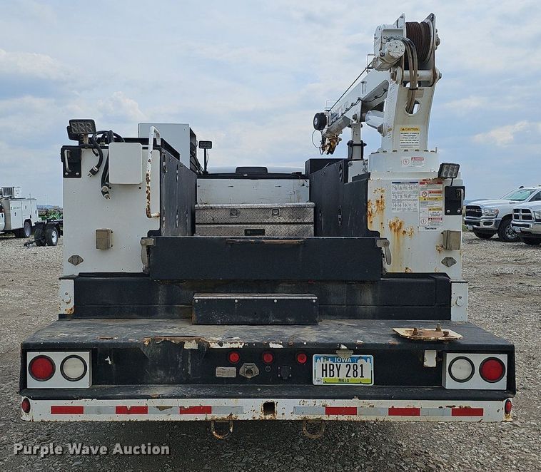 image for item DO4370 2018 Dodge Ram 5500HD  utility / service truck