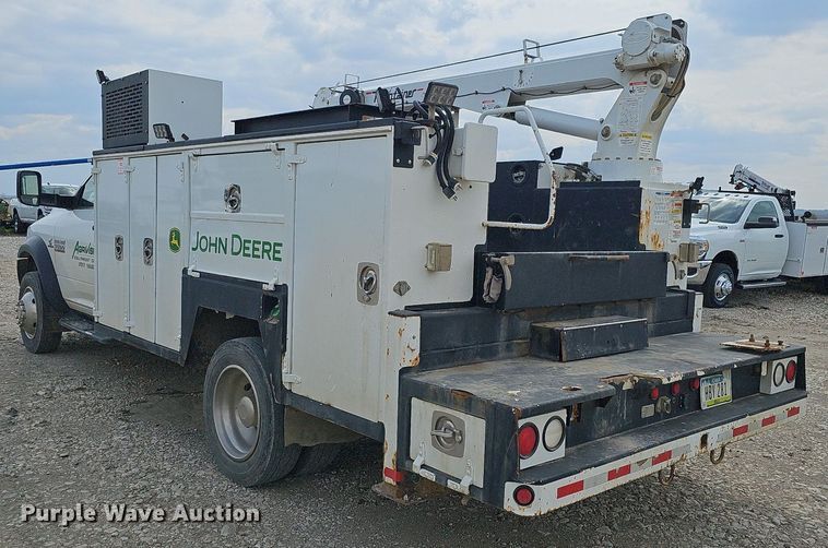 image for item DO4370 2018 Dodge Ram 5500HD  utility / service truck