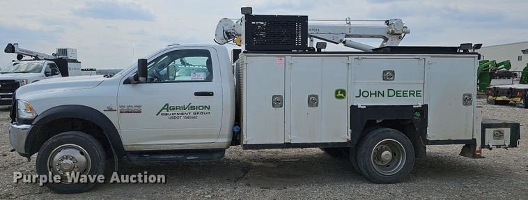 image for item DO4370 2018 Dodge Ram 5500HD  utility / service truck