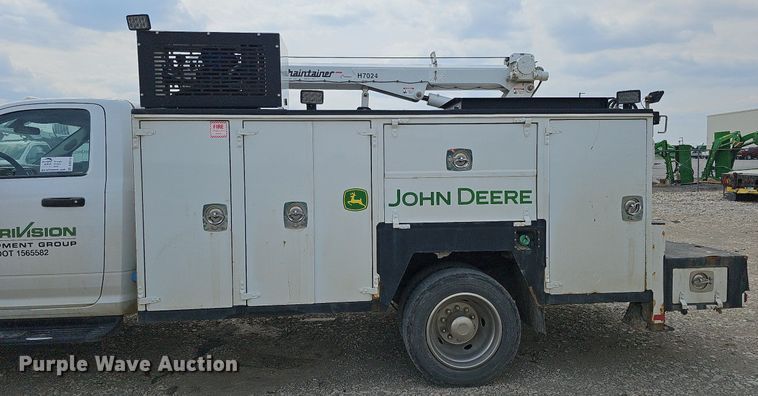 image for item DO4370 2018 Dodge Ram 5500HD  utility / service truck