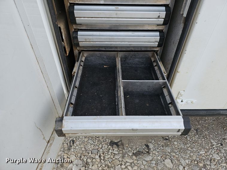 image for item DO4370 2018 Dodge Ram 5500HD  utility / service truck