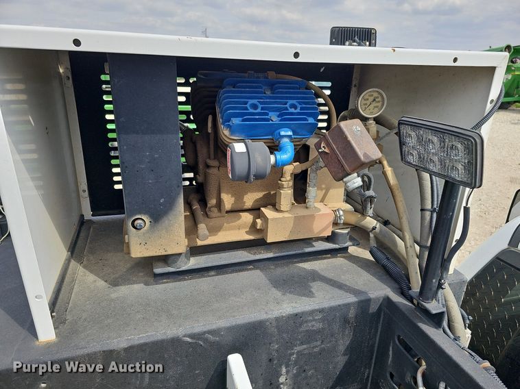 image for item DO4370 2018 Dodge Ram 5500HD  utility / service truck