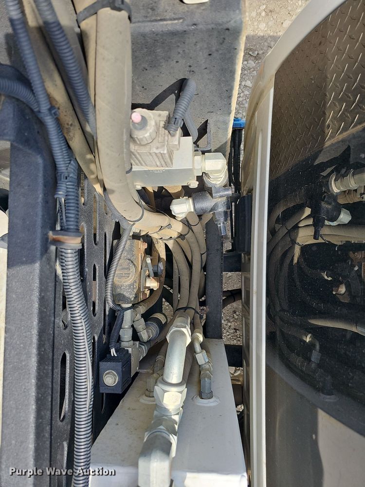 image for item DO4370 2018 Dodge Ram 5500HD  utility / service truck