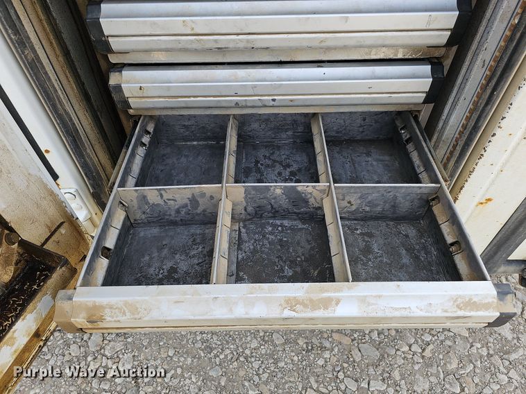 image for item DO4370 2018 Dodge Ram 5500HD  utility / service truck