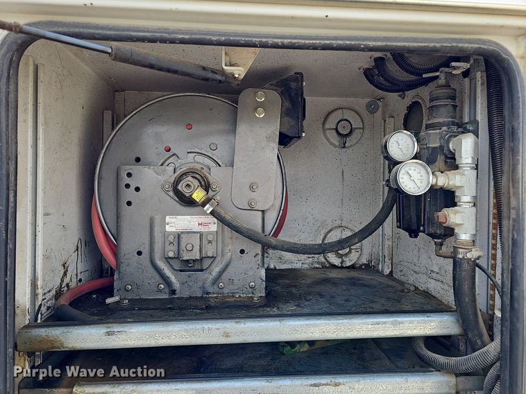 image for item DO4370 2018 Dodge Ram 5500HD  utility / service truck