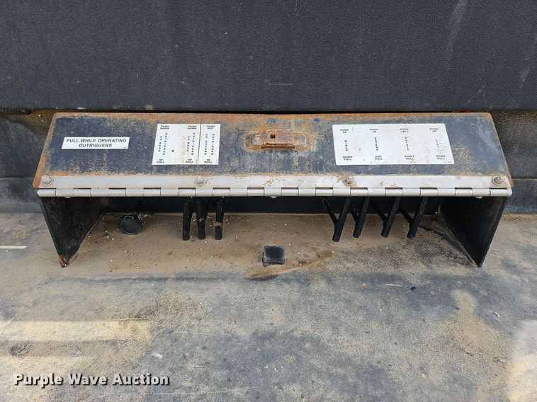 image for item DO4370 2018 Dodge Ram 5500HD  utility / service truck