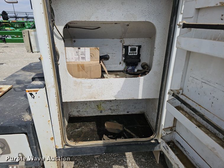 image for item DO4370 2018 Dodge Ram 5500HD  utility / service truck