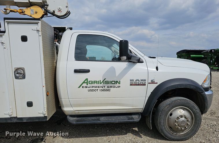 image for item DO4370 2018 Dodge Ram 5500HD  utility / service truck