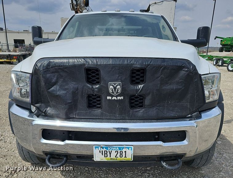 image for item DO4370 2018 Dodge Ram 5500HD  utility / service truck