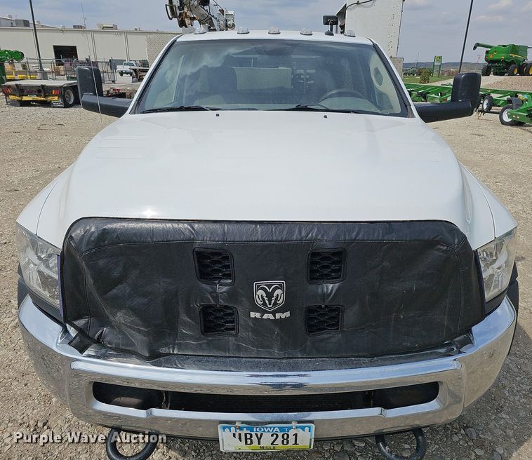 image for item DO4370 2018 Dodge Ram 5500HD  utility / service truck