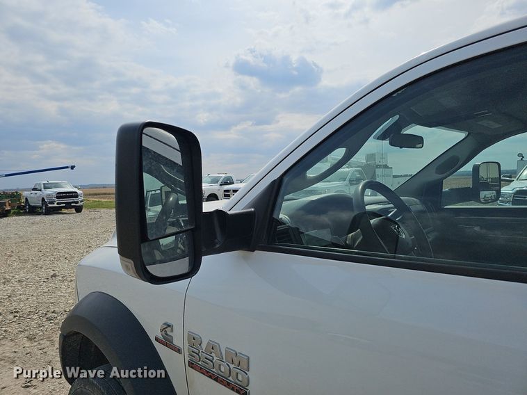 image for item DO4370 2018 Dodge Ram 5500HD  utility / service truck