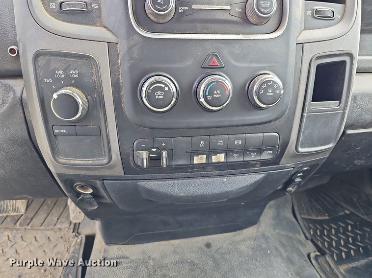 image for item DO4370 2018 Dodge Ram 5500HD  utility / service truck