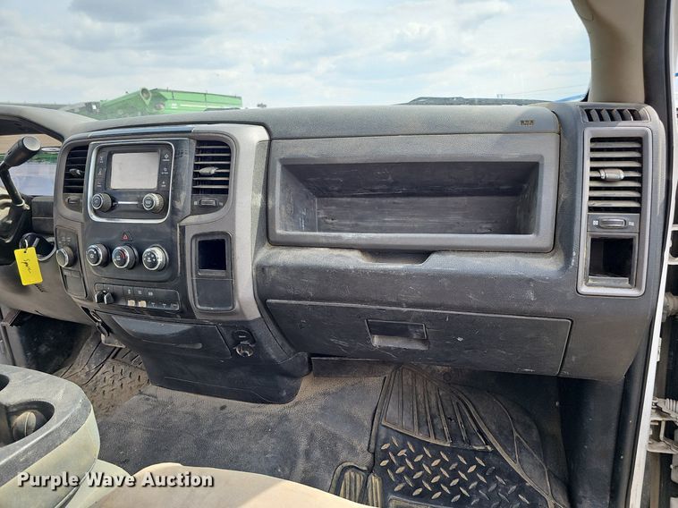 image for item DO4370 2018 Dodge Ram 5500HD  utility / service truck