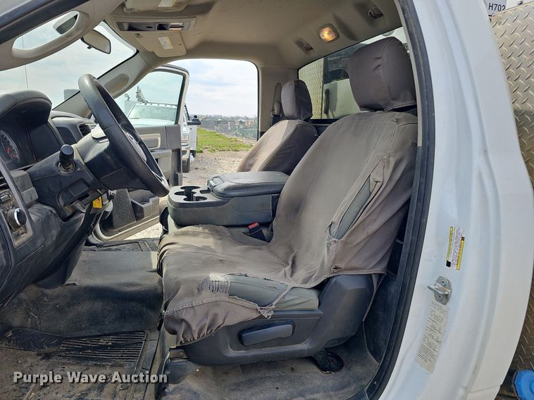 image for item DO4370 2018 Dodge Ram 5500HD  utility / service truck