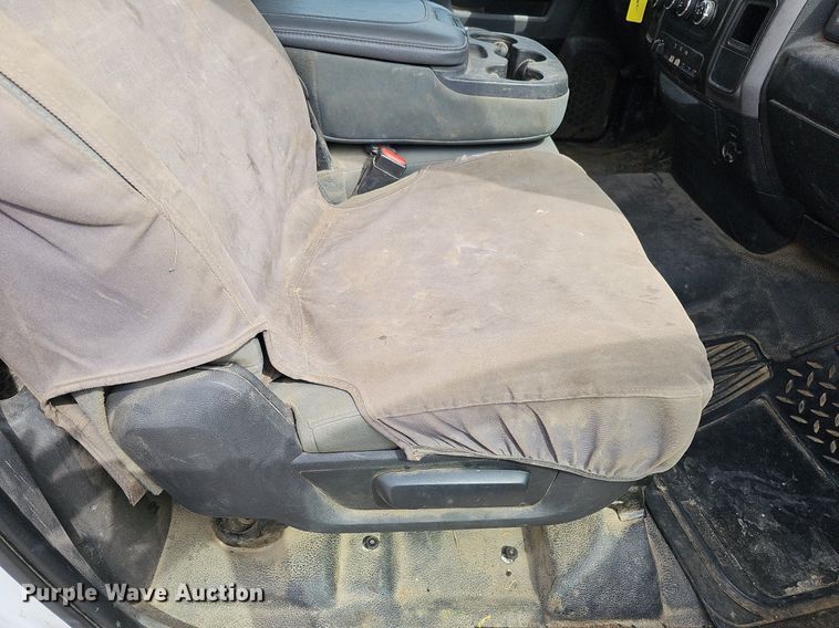 image for item DO4370 2018 Dodge Ram 5500HD  utility / service truck