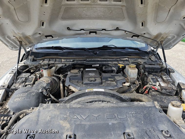 image for item DO4370 2018 Dodge Ram 5500HD  utility / service truck