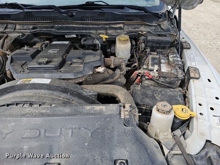 image for item DO4370 2018 Dodge Ram 5500HD  utility / service truck