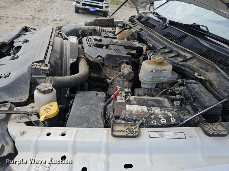 image for item DO4370 2018 Dodge Ram 5500HD  utility / service truck