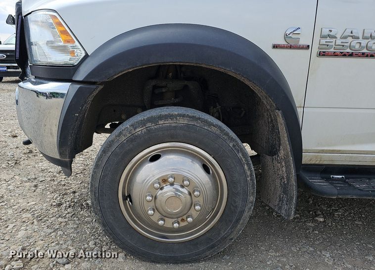 image for item DO4370 2018 Dodge Ram 5500HD  utility / service truck