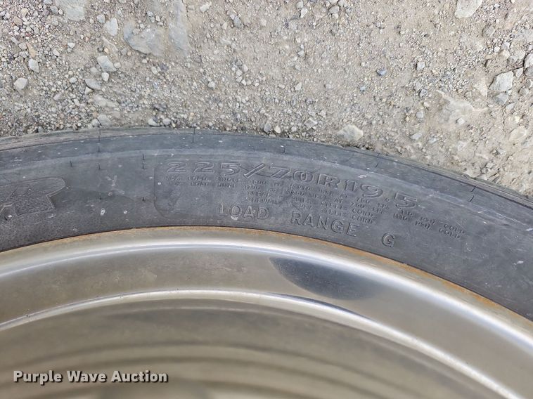 image for item DO4370 2018 Dodge Ram 5500HD  utility / service truck