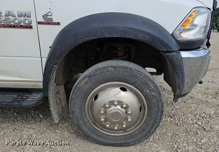 image for item DO4370 2018 Dodge Ram 5500HD  utility / service truck