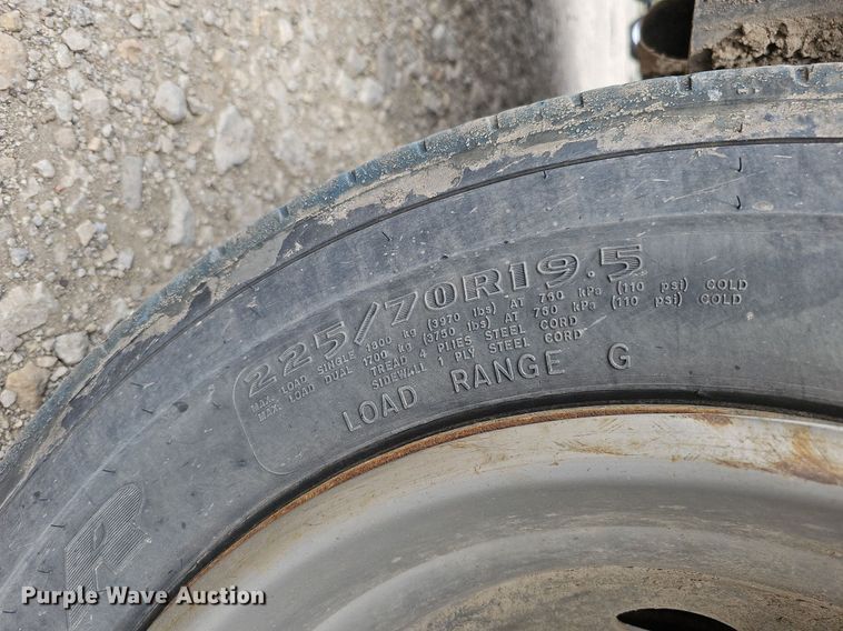 image for item DO4370 2018 Dodge Ram 5500HD  utility / service truck