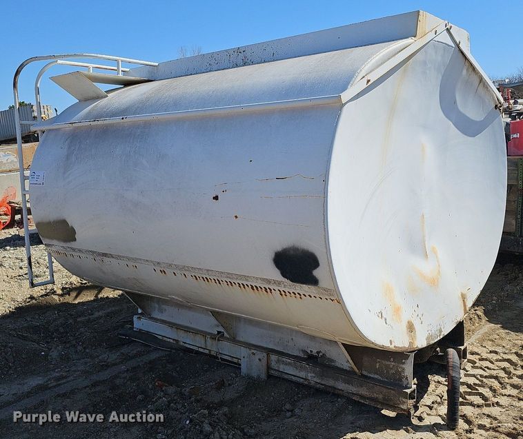 image for item DO4373 Arrow Tank and Engineering Co. MC306MS water truck bed