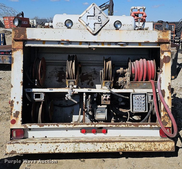 image for item DO4374 Utility / service truck bed
