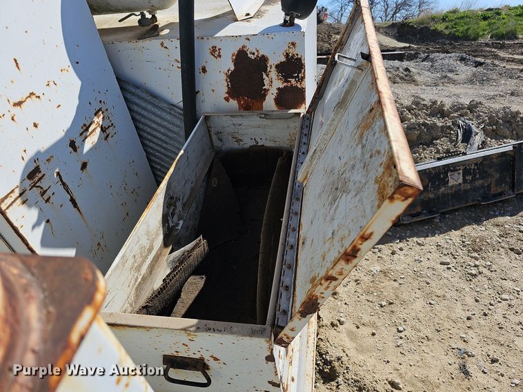 image for item DO4374 Utility / service truck bed