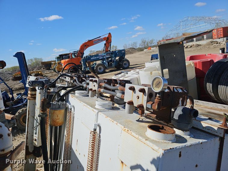 image for item DO4374 Utility / service truck bed