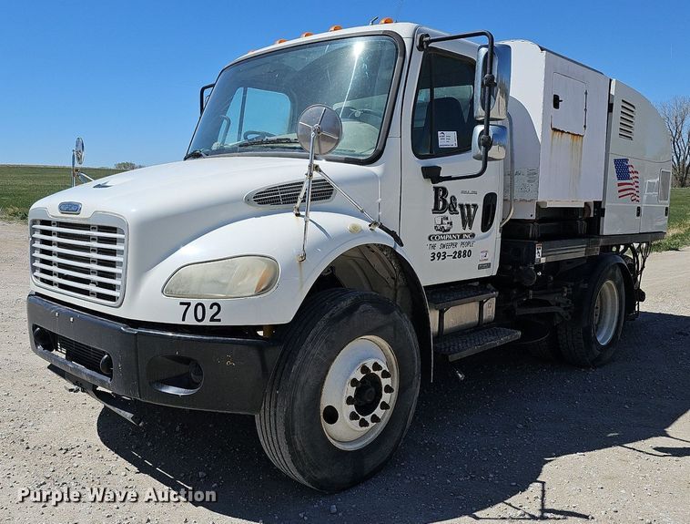 image for item DO4375 2006 Freightliner Business Class M2  street sweeper truck