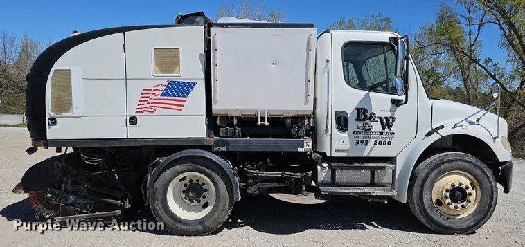image for item DO4375 2006 Freightliner Business Class M2  street sweeper truck