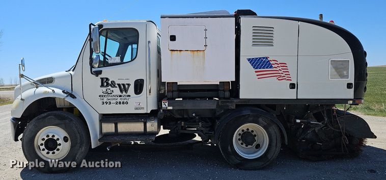image for item DO4375 2006 Freightliner Business Class M2  street sweeper truck