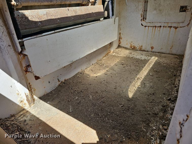 image for item DO4375 2006 Freightliner Business Class M2  street sweeper truck