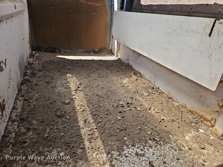 image for item DO4375 2006 Freightliner Business Class M2  street sweeper truck