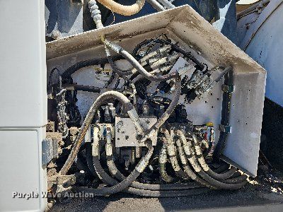 image for item DO4375 2006 Freightliner Business Class M2  street sweeper truck