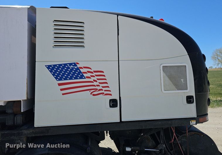 image for item DO4375 2006 Freightliner Business Class M2  street sweeper truck